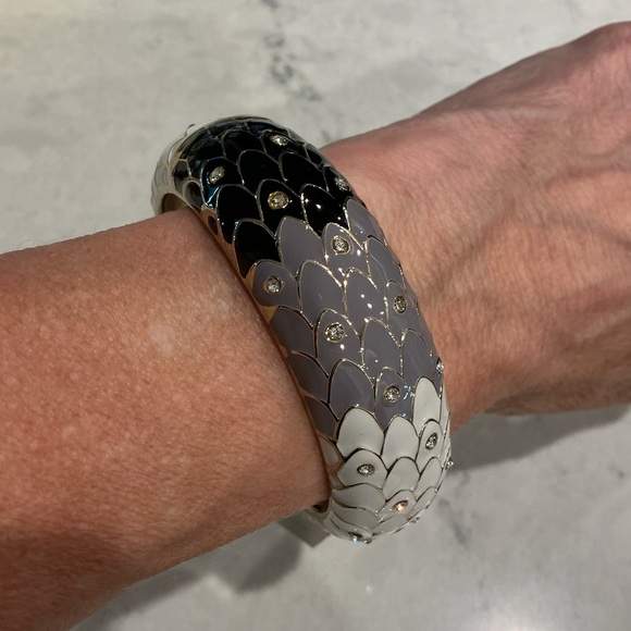 Black, Gray & White Scaled Bracelet with Clear Stones by Sequin NWT - Picture 1 of 4